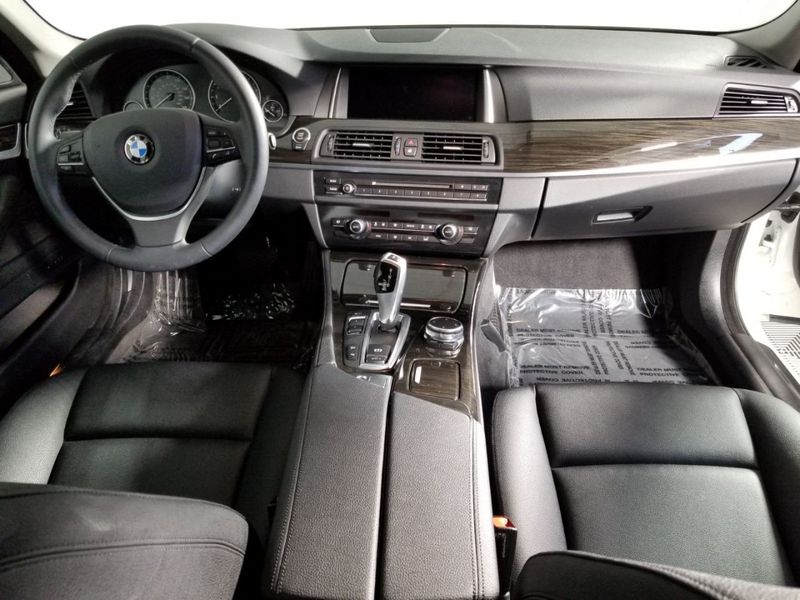 2015 BMW 5 Series 528i xDrive - 18325701 - 14