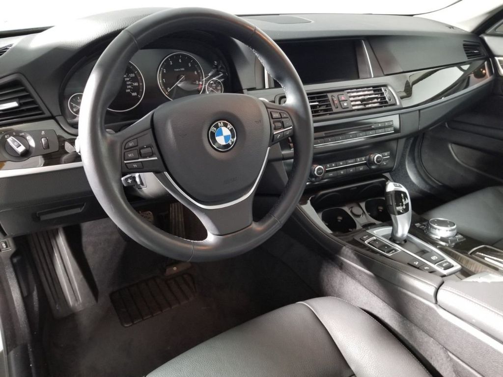 2015 BMW 5 Series 528i xDrive - 18801664 - 7