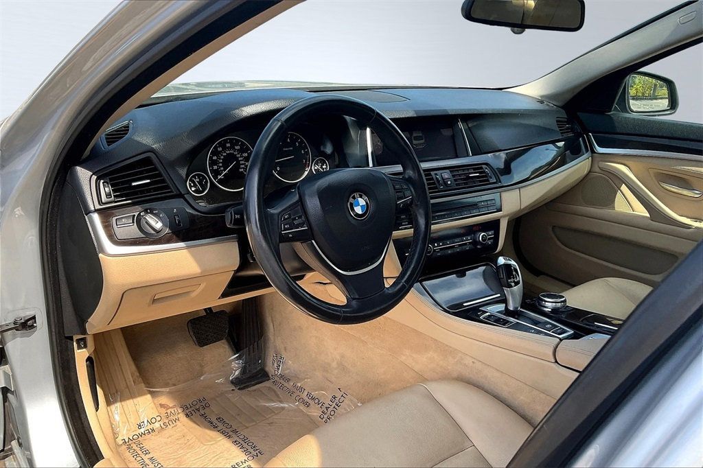 2015 Bmw 528i xDrive Sedan photo 11