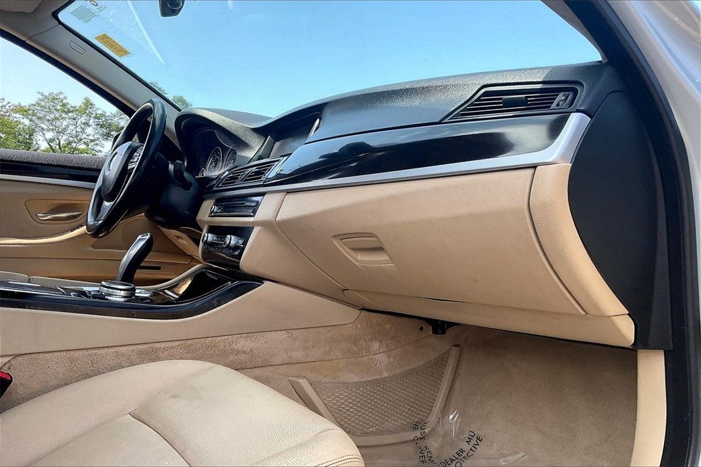 2015 Bmw 528i xDrive Sedan photo 12