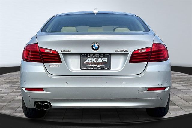 2015 BMW 5 Series 528i xDrive - 22901486 - 5