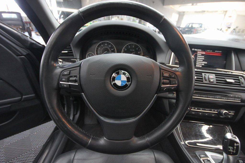2015 BMW 5 Series 528i xDrive - 21939141 - 15