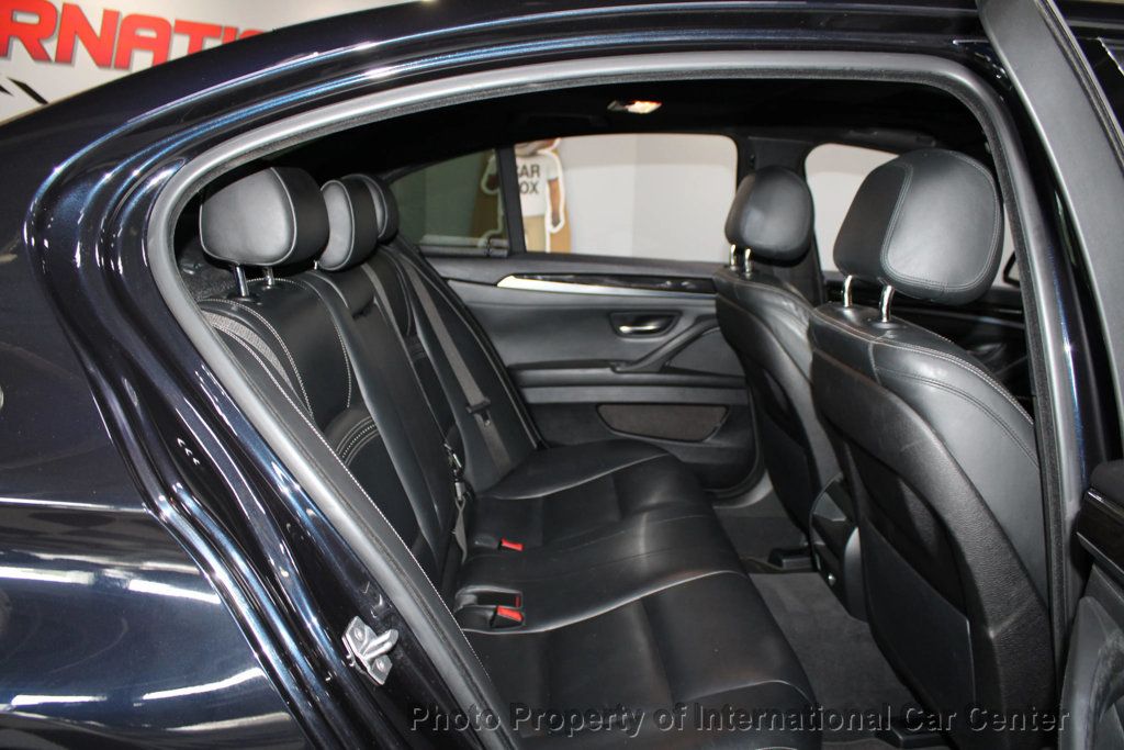 2015 BMW 5 Series 535i - 22946354 - 30
