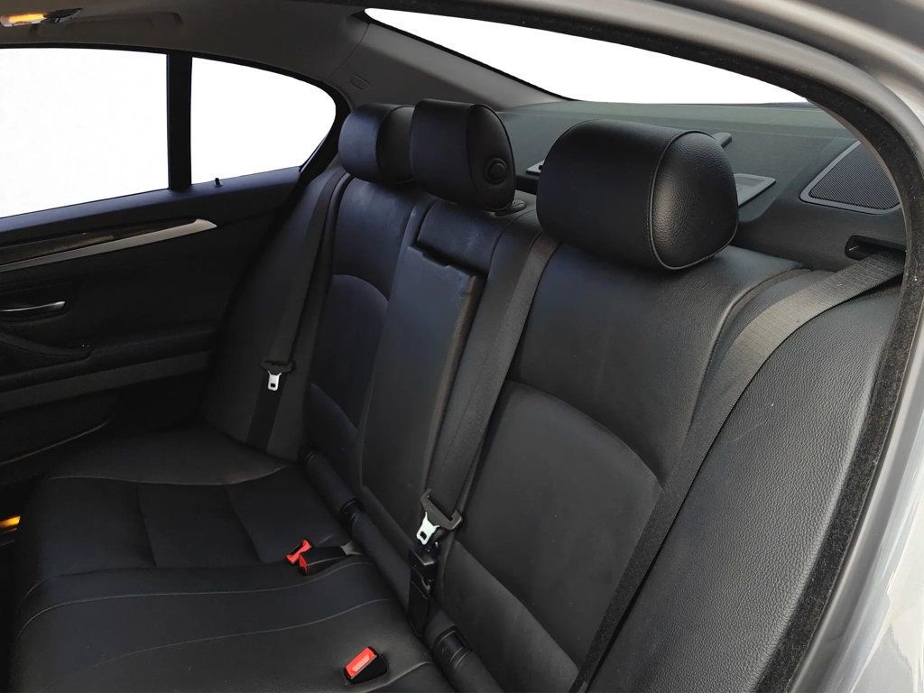 2015 BMW 5 Series 535i - 22984830 - 12