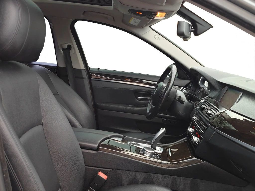 2015 BMW 5 Series 535i - 22984830 - 19