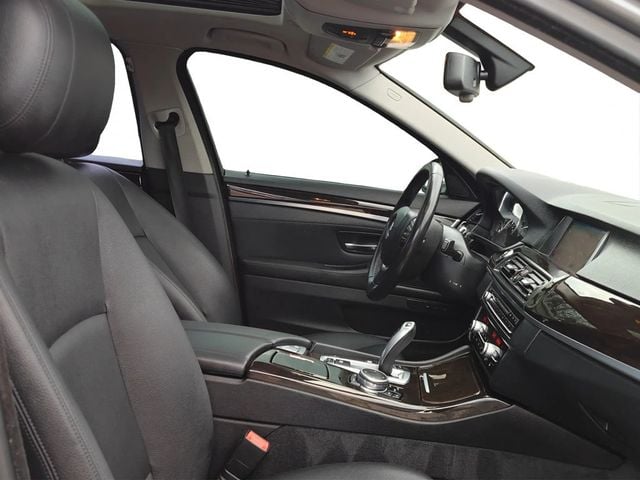 2015 BMW 5 Series 535i - 22984830 - 19
