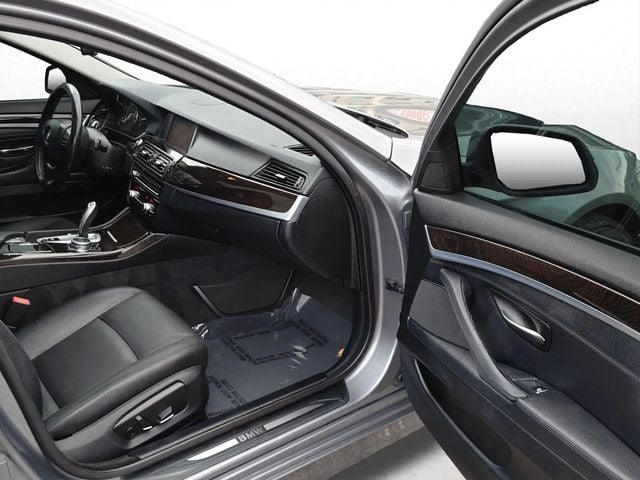 2015 BMW 5 Series 535i - 22984830 - 21
