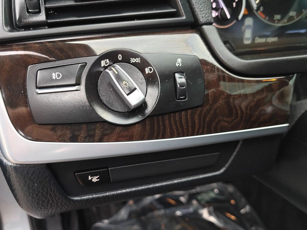 2015 BMW 5 Series 535i - 22984830 - 29