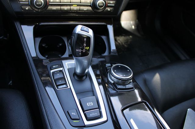 2015 BMW 5 Series 535i - 22905897 - 12