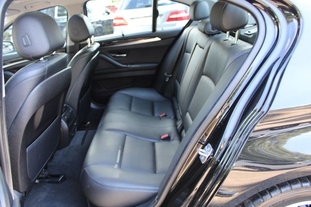 2015 BMW 5 Series 535i - 22905897 - 19