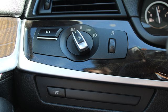 2015 BMW 5 Series 535i - 22905897 - 24