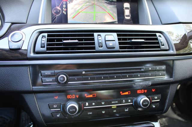 2015 BMW 5 Series 535i - 22905897 - 26