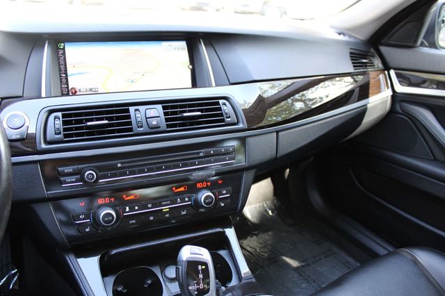 2015 BMW 5 Series 535i - 22905897 - 29