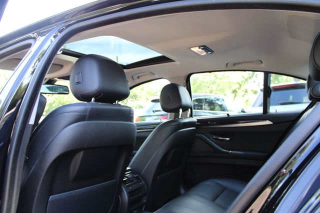 2015 BMW 5 Series 535i - 22905897 - 30