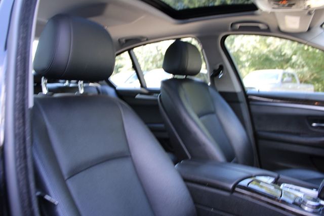 2015 BMW 5 Series 535i - 22905897 - 34