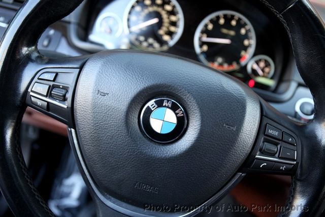 2015 BMW 5 Series 535i xDrive - 22915762 - 46