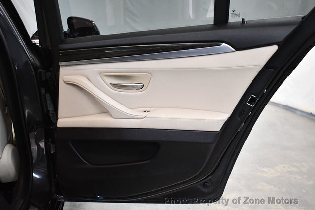 2015 BMW 5 Series 535i xDrive - 22997144 - 16