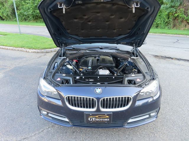 2015 BMW 5 Series 535i xDrive - 23045539 - 9