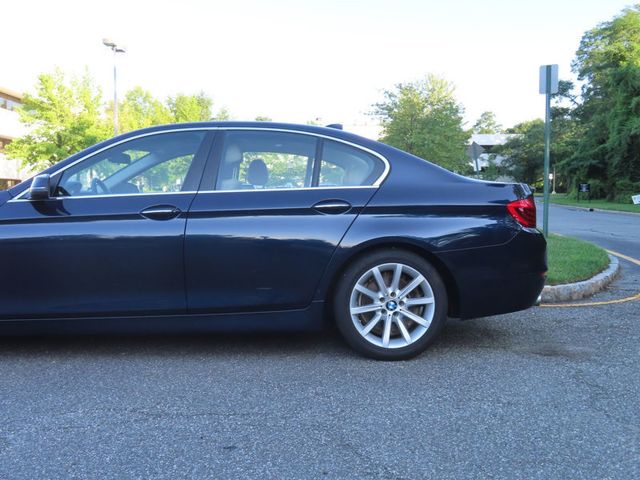 2015 BMW 5 Series 535i xDrive - 23045539 - 11