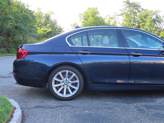 2015 BMW 5 Series 535i xDrive - 23045539 - 17
