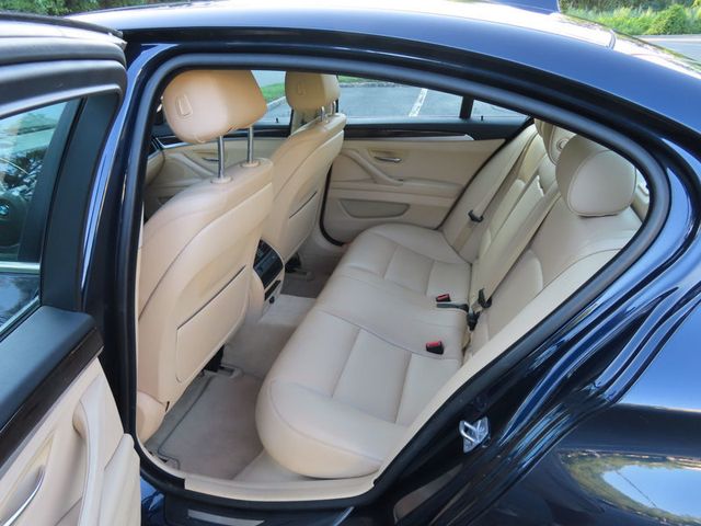 2015 BMW 5 Series 535i xDrive - 23045539 - 30