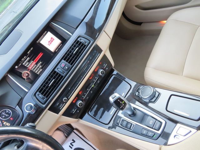 2015 BMW 5 Series 535i xDrive - 23045539 - 38