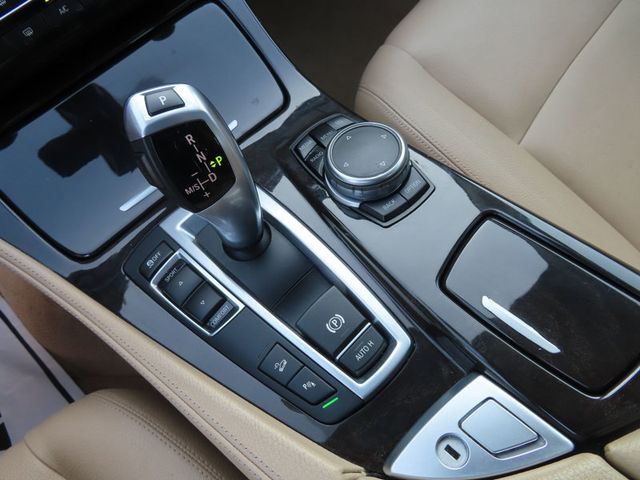 2015 BMW 5 Series 535i xDrive - 23045539 - 8