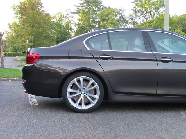 2015 BMW 5 Series 535i xDrive - 23068416 - 19