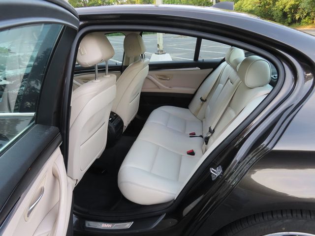 2015 BMW 5 Series 535i xDrive - 23068416 - 32