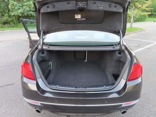 2015 BMW 5 Series 535i xDrive - 23068416 - 44