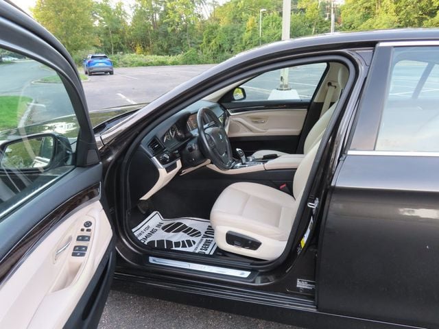 2015 BMW 5 Series 535i xDrive - 23068416 - 5