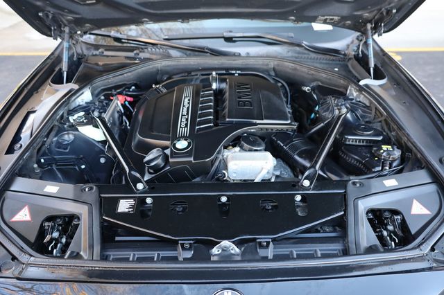 2015 BMW 5 Series 535i xDrive - 22972602 - 9