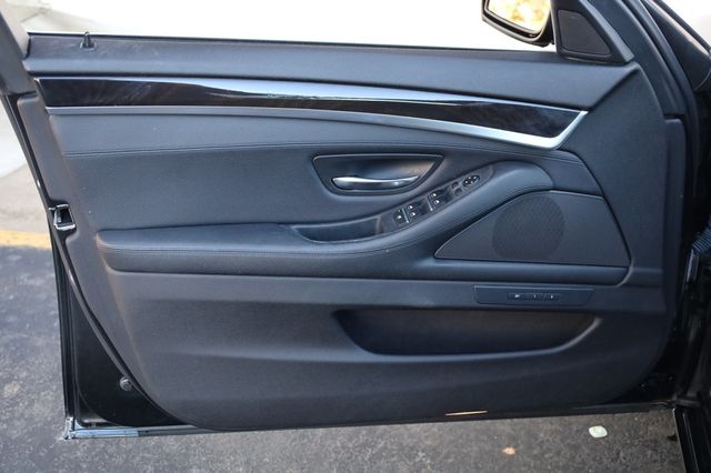 2015 BMW 5 Series 535i xDrive - 22972602 - 12