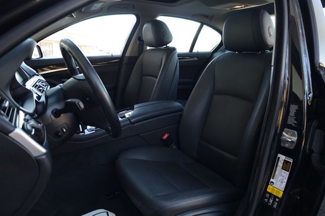 2015 BMW 5 Series 535i xDrive - 22972602 - 14