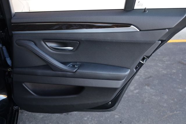 2015 BMW 5 Series 535i xDrive - 22972602 - 19