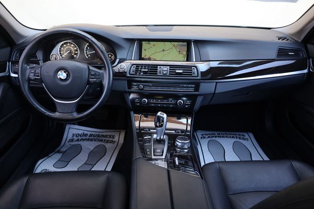 2015 BMW 5 Series 535i xDrive - 22972602 - 26