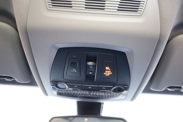 2015 BMW 5 Series 535i xDrive - 22972602 - 32