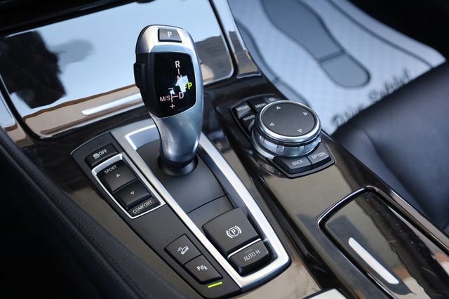 2015 BMW 5 Series 535i xDrive - 22972602 - 41