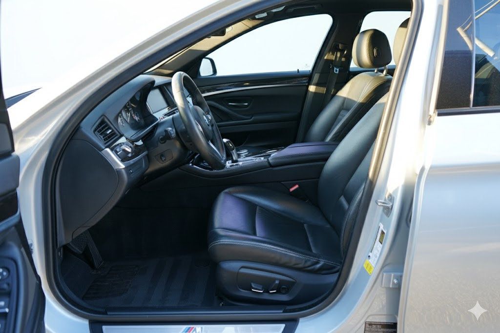 2015 BMW 5 Series CARBON EVERYWHERE! SUPER WELL KEPT! AMAZING UPGRADES! CLEAN WOW  - 22916815 - 12