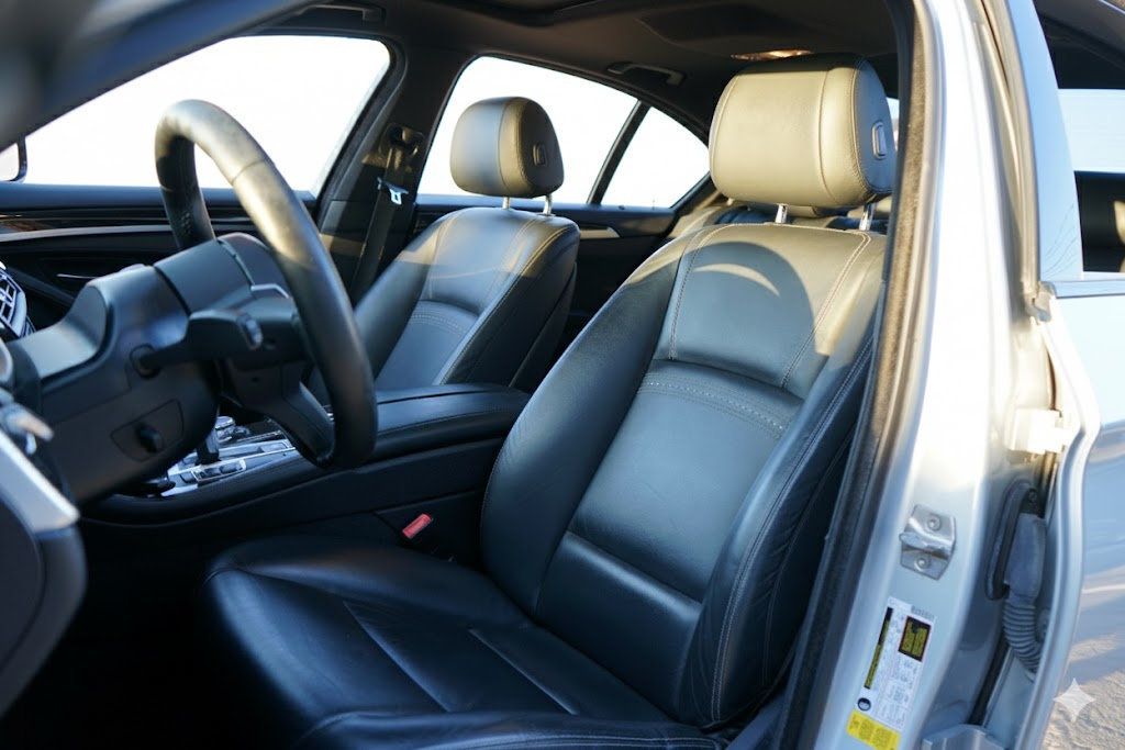 2015 BMW 5 Series CARBON EVERYWHERE! SUPER WELL KEPT! AMAZING UPGRADES! CLEAN WOW  - 22916815 - 15