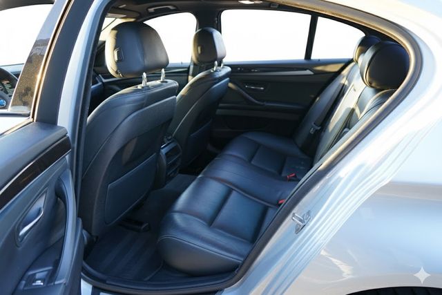 2015 BMW 5 Series CARBON EVERYWHERE! SUPER WELL KEPT! AMAZING UPGRADES! CLEAN WOW  - 22916815 - 17