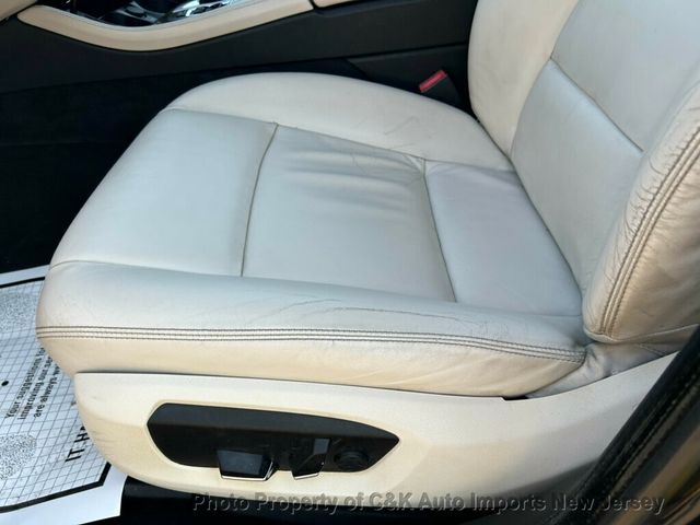 2015 BMW 5 Series Exceptionally clean M-Sport, Carplay, Rear Camera - 22899204 - 21