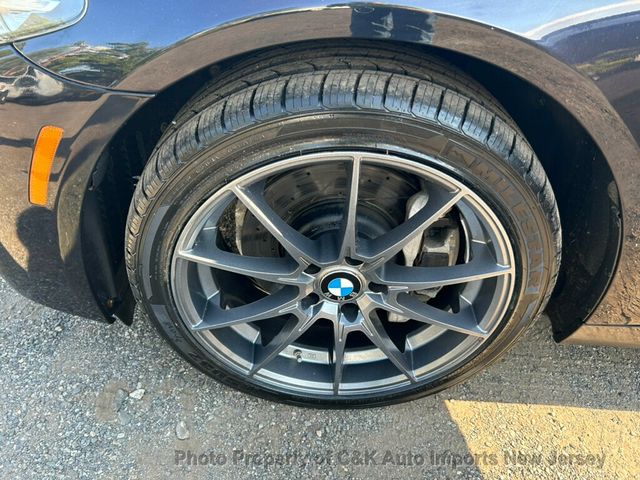 2015 BMW 5 Series Exceptionally clean M-Sport, Carplay, Rear Camera - 22899204 - 46
