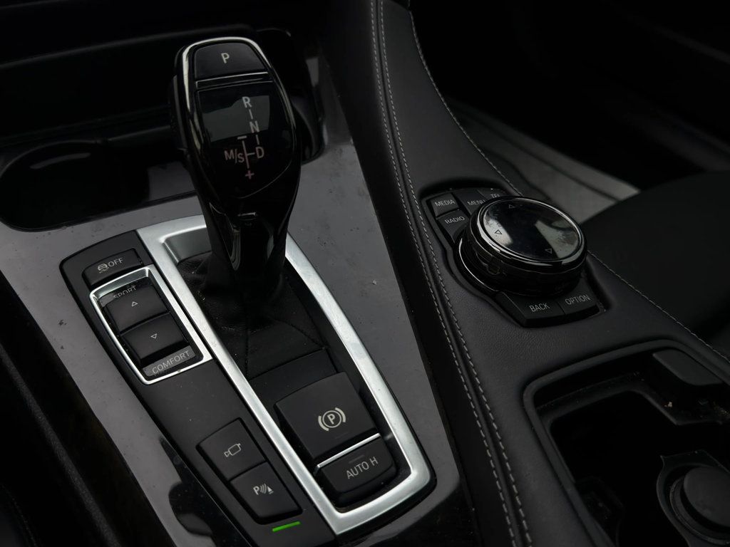 2015 BMW 6 Series 650i Gran - 22934480 - 28