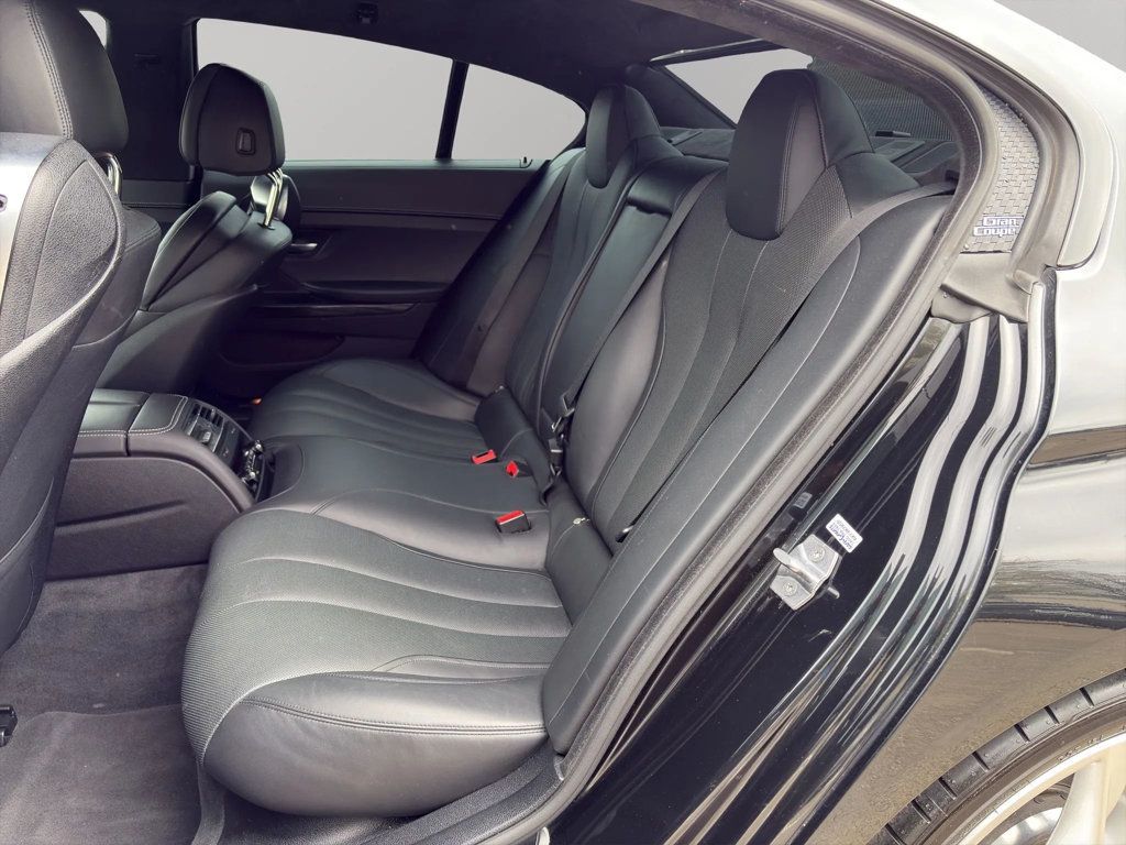 2015 BMW 6 Series 650i Gran - 23027392 - 18