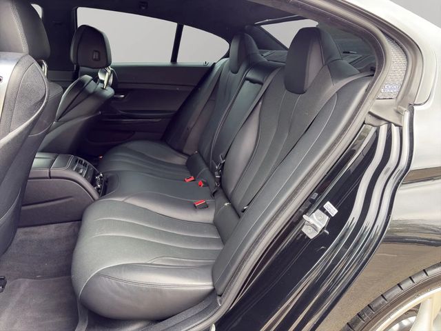 2015 BMW 6 Series 650i Gran - 23027392 - 18