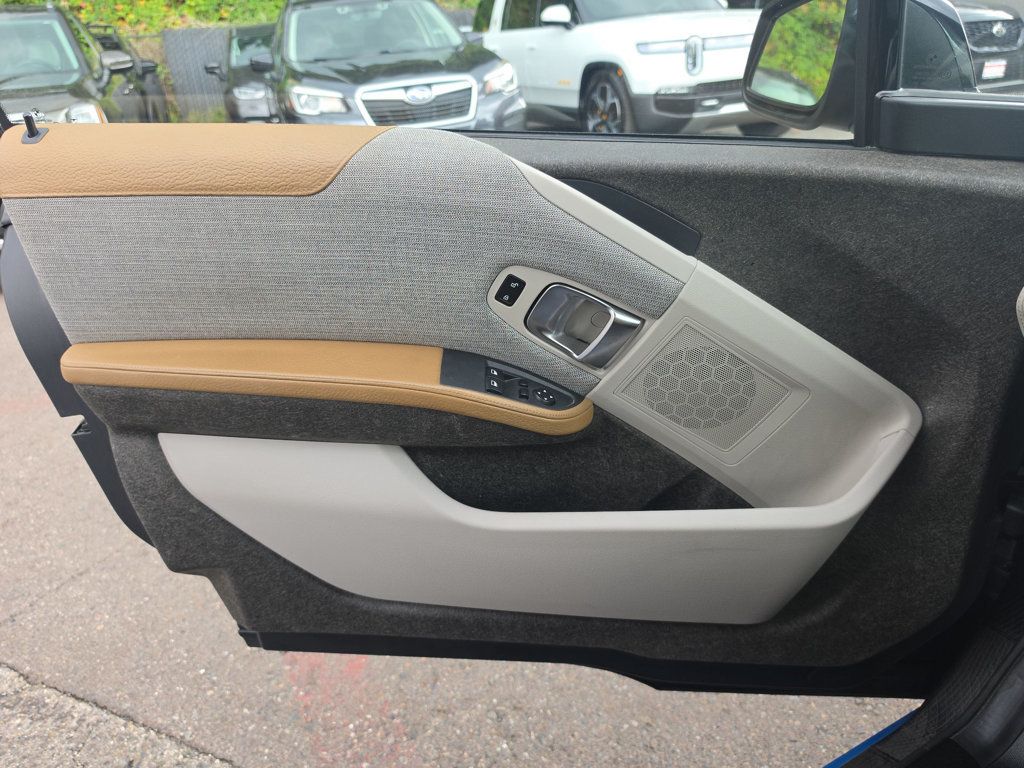 BMW i3 photo 18