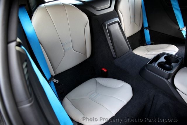 2015 BMW i8  - 23022053 - 24