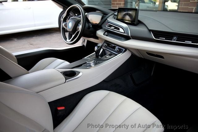 2015 BMW i8  - 23022053 - 29