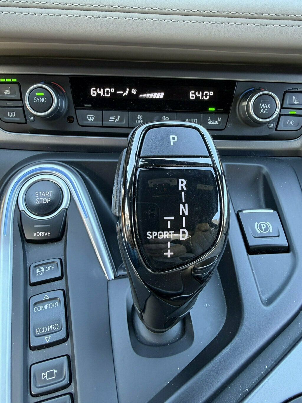 2015 BMW i8  - 23087166 - 22